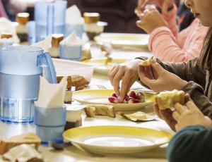 Cantines à 1 euro : 39% des communes éligibles ne connaissent pas (encore) le dispositif !