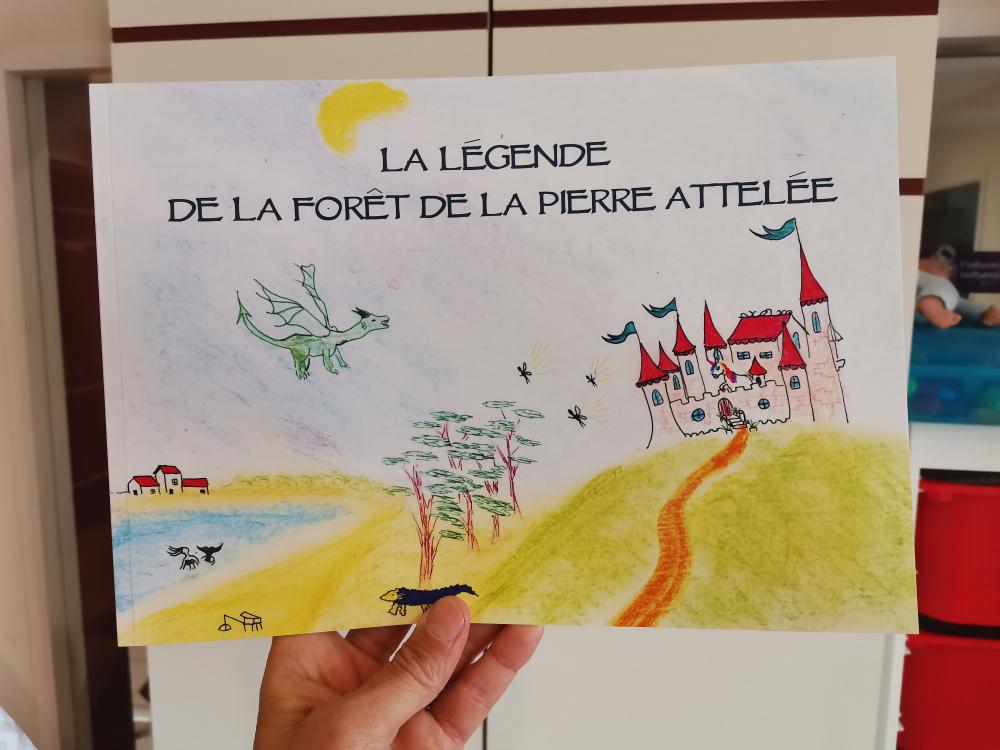 Création d'un livre par les familles de l'Espace Famille Création d'un livre par les familles de l'Espace Famille