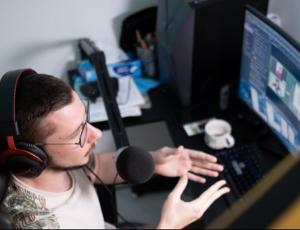  	Twitch, Instagram, TikTok : des travailleurs sociaux sur les réseaux