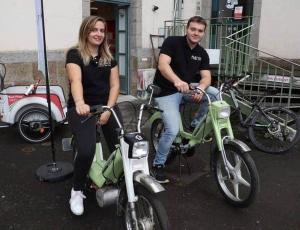 Cette association bretonne électrifie de vieux cyclomoteurs pour aider les bénéficiaires du RSA