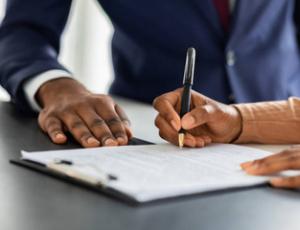 « Contrat d’engagement républicain » : les associations mises au pas (2023)