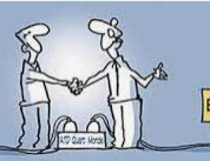 Huit  chômeurs	 de  longue  durée  signent  un  CDI