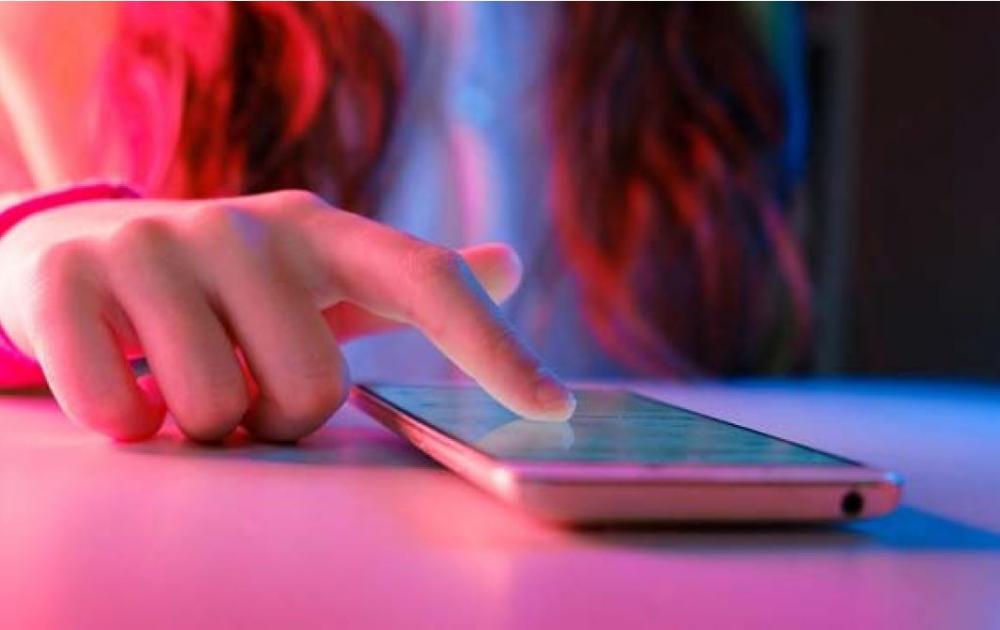 Mineures prostituées : un accompagnement sur le fil… des réseaux Mineures prostituées : un accompagnement sur le fil… des réseaux