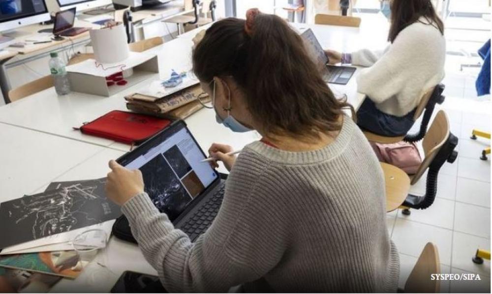 L'éducation nationale renforce la dépendance au numérique ? L'éducation nationale renforce la dépendance au numérique ?