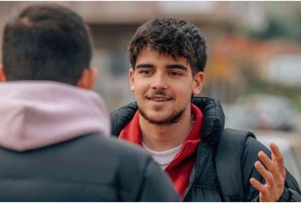 Des binômes travailleurs sociaux / bénévoles à la rencontre des habitants Des binômes travailleurs sociaux / bénévoles à la rencontre des habitants